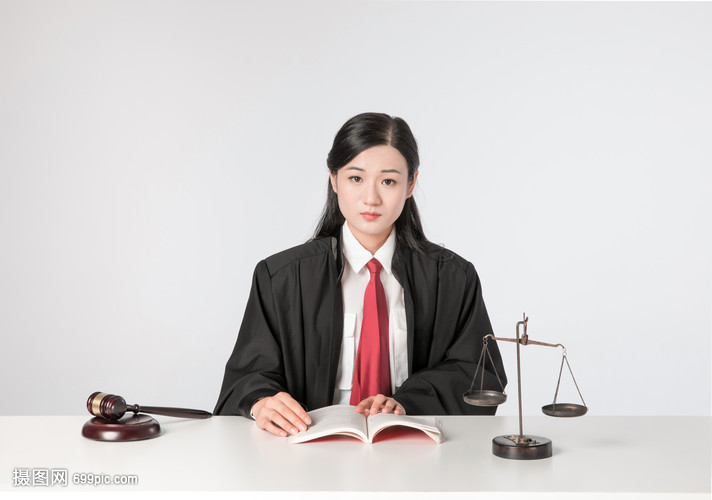 女律师